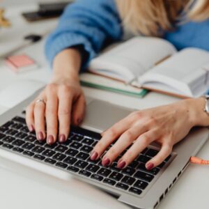 Ganhar dinheiro com pesquisa remunerada vale a pena?